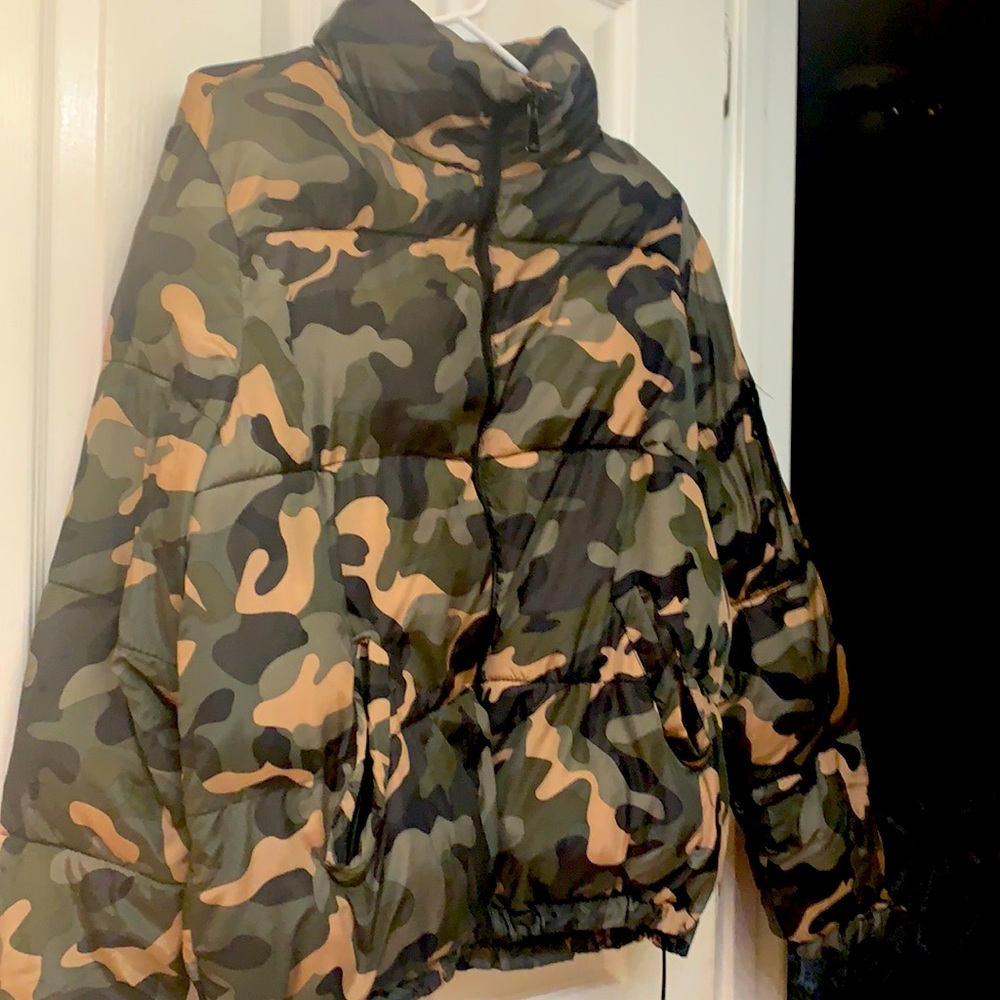 Camo bomber jacket in Excellent condition.